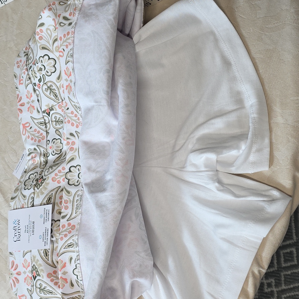 Croft & Barrow Patterned Skort - White, Green, Pink - Picture 9 of 9